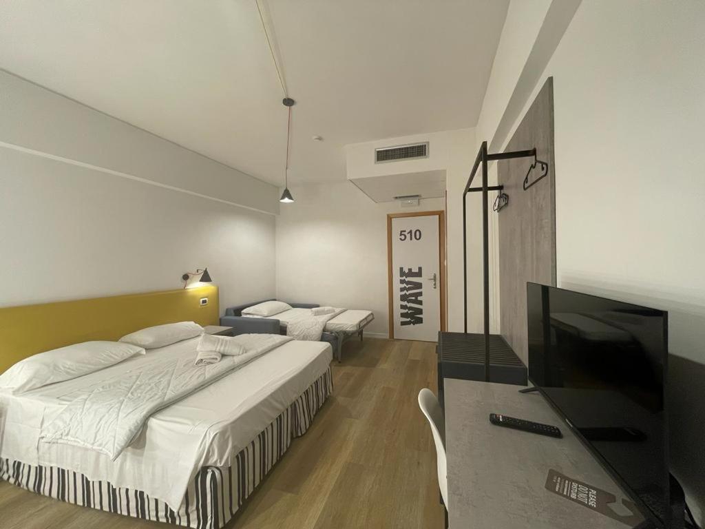 Wave Hotel Acireale Exterior foto